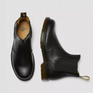 Dr. Martens 2976 Leather Chelsea Boots